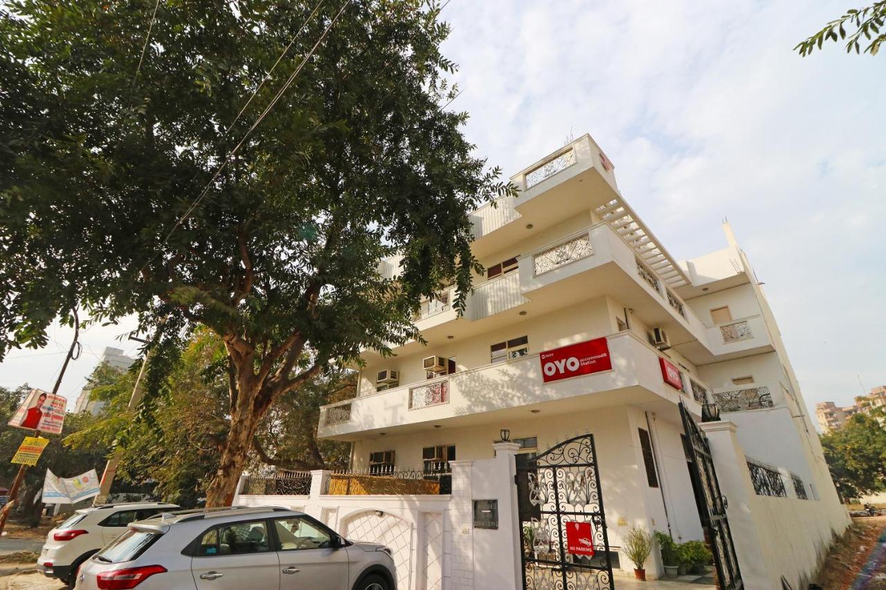 Oyo 6608 Sector 56 Hotel Badshahpur Bagian luar foto