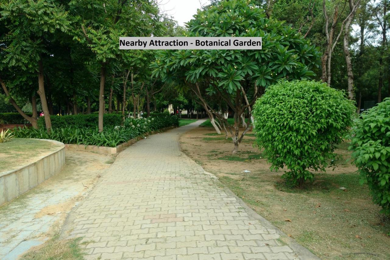 Oyo 6608 Sector 56 Hotel Badshahpur Bagian luar foto