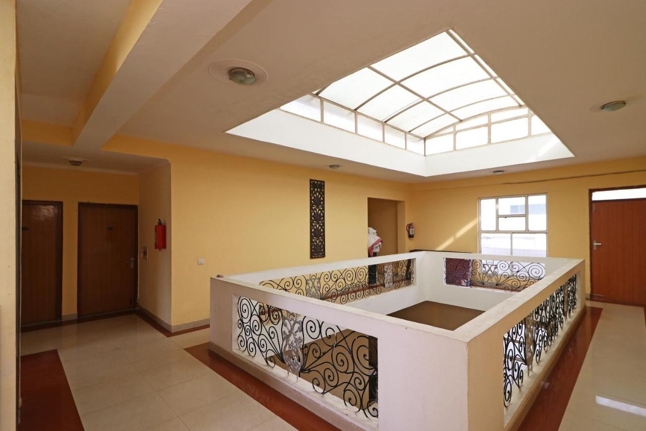 Oyo 6608 Sector 56 Hotel Badshahpur Bagian luar foto